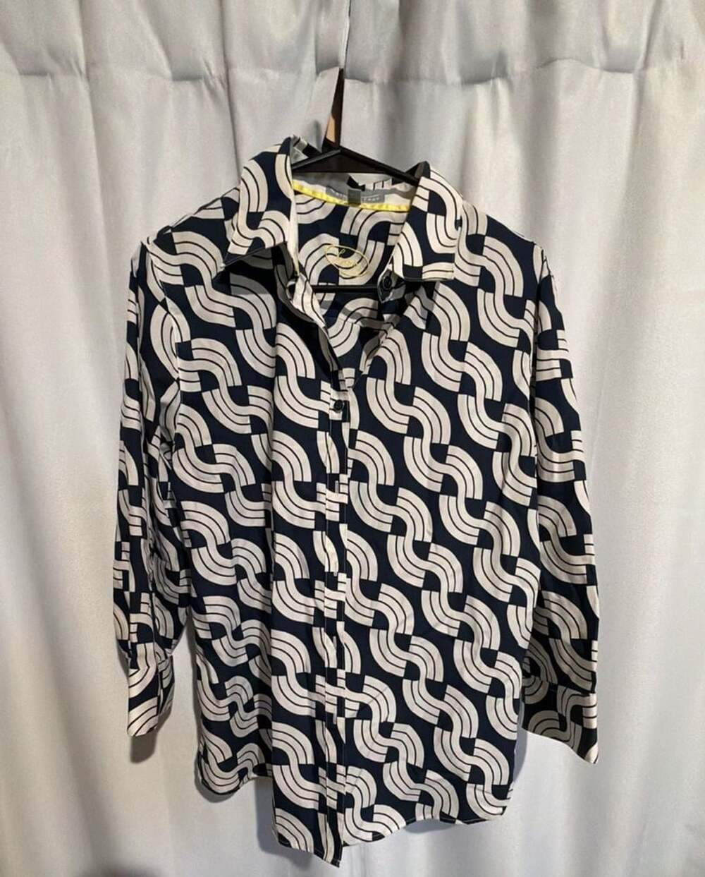 Foxcroft Blouse Size 12 Navy White Geometric Wrinkle Free Cotton